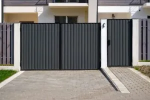 Bramy rozwierne – kiedy są najlepszym rozwiązaniem?